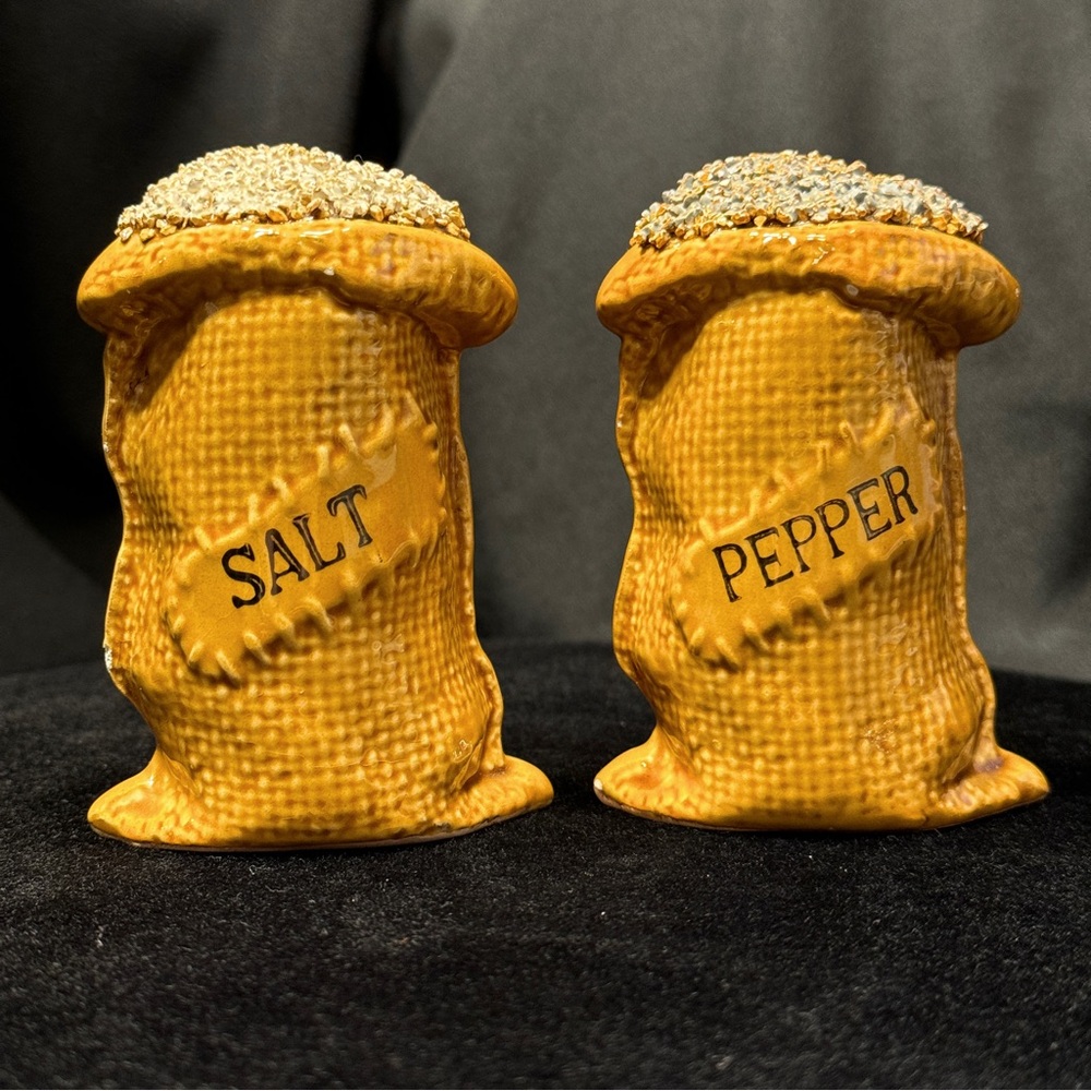 Vintage Burlap Sack Salt and Pepper Shaker Set Japan 1960s Ceramic Kitchen Kitch